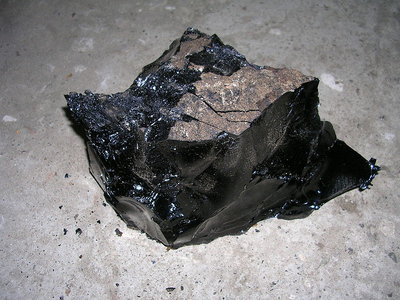 asphalt-bitumen-is-used-in-the-production-of-asphalt-concrete - Everlast Blacktop